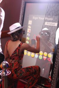 magic mirror photo booth